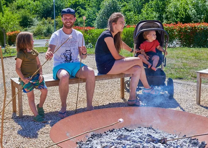 Aldeamento Turístico Francecomfort - L'aveneau Vieille Vigne Les Forges (Deux-Sevres)
